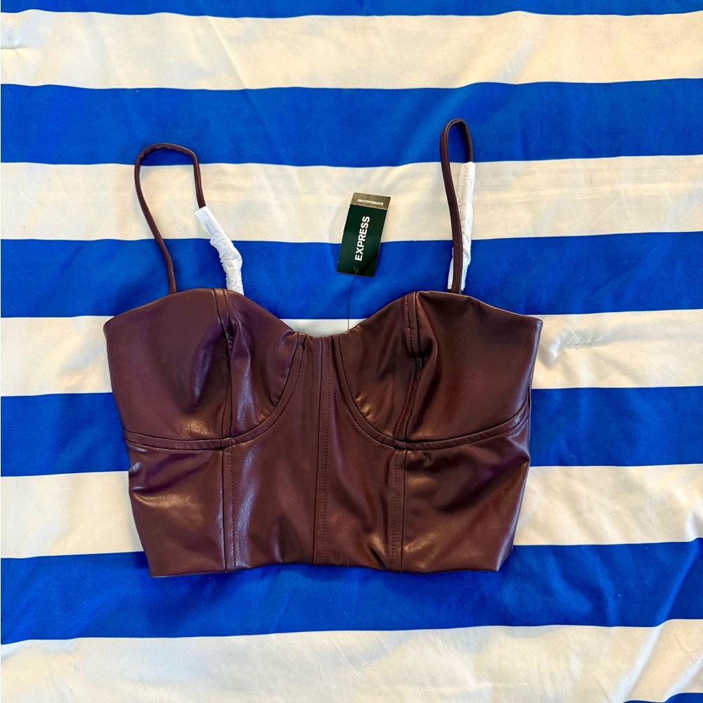 Express Body Contour Croptop in Deep Burgundy